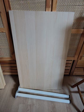 Gratis IKEA bureaublad met 2 poten, 60x100cm