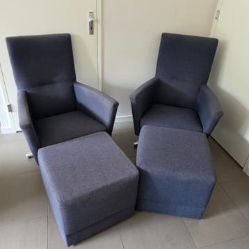 Gebruikte blauwe draaistoelen met hocker