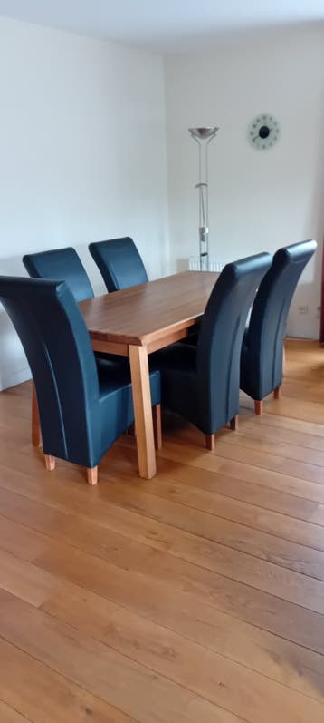 massief eiken tafel 180 x 85 met 6 stoelen zwart skai