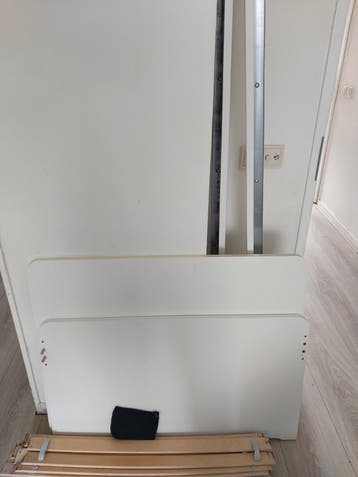 Gratis af te halen: IKEA MALM eenpersoonsbed (90x200 cm)