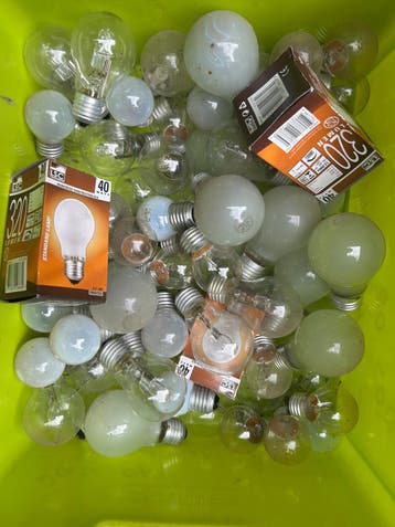 Heel veel gloeilampen - GRATIS!