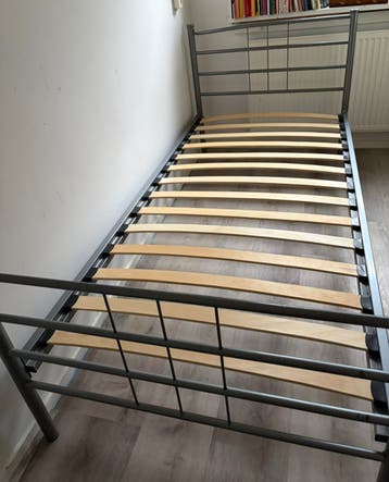 Gratis bedframe