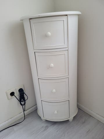 Witte ladenkast
