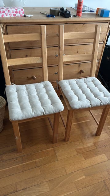 Twee stoelen