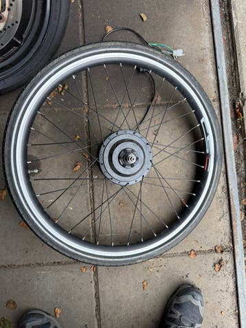 e-bike onderdelen: CSC kit motor, Giant/Sanyo controllers