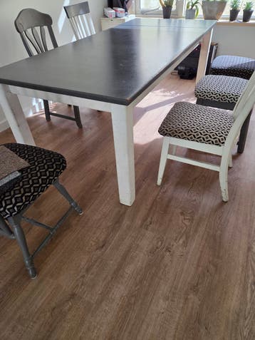 Grote uitschuifbare eiken eettafel