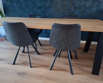 Kave Home Alve lederlook stoelen