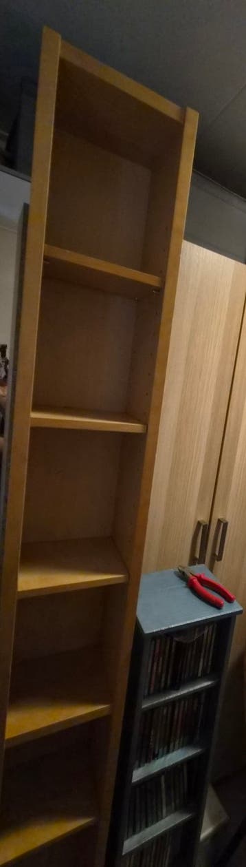 2 cdkastjes 1van 202x17 en een kleinere vandaag gratis
