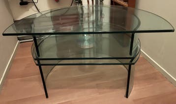 Zware, glazen design tv tafel.