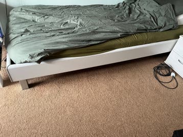Gratis Wit bed 90x220 cm eenpersoons