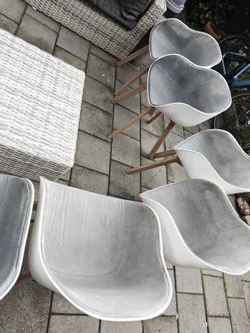 Gratis stoelen - modern design, comfortabel en stijlvol