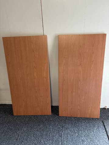 2 stevige bureaubladen 60x120 met voorgeboorde gaten