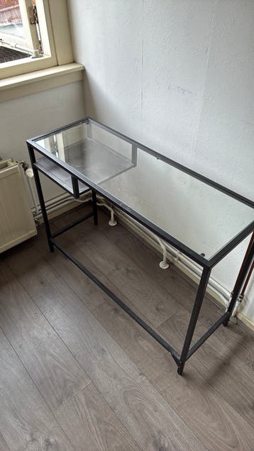 Zwart tafeltje glas
