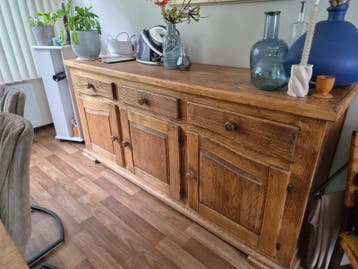 Gratis op te halen: Eikenhouten dressoir in zeer goede staat