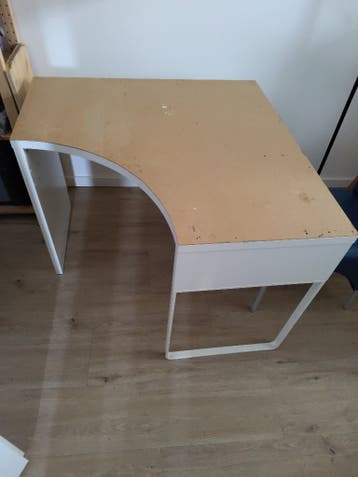 Gratis: Hoekbureau Micke (Ikea)