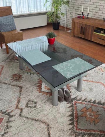 Stijlvolle glazen salontafel - 140x80x50 cm