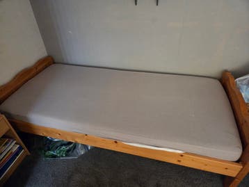 Eenpersoonsbed 200x90 cm met matras - Gratis af te halen