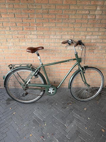 Gratis af te halen, oude fiets (oud ijzer?)