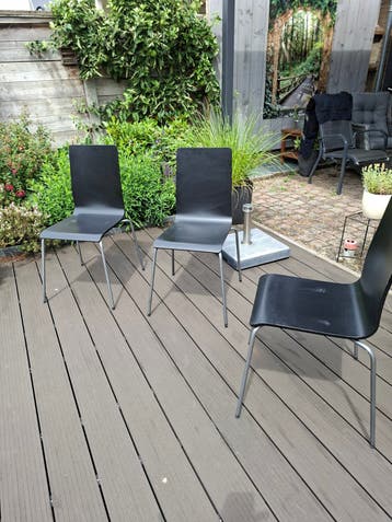 3 zwarte Ikea Martin stoelen, stapelbaar, gratis