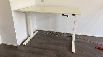 Verstelbaar bureau GRATIS AFHALEN