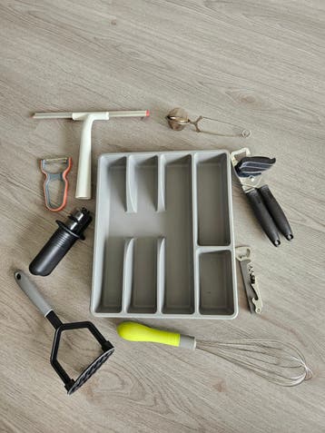 Diverse Keukenhulpjes en Bestekbak