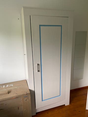 Kledingkast babykamer / kinderkamer
