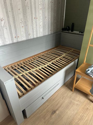 Bed grijs 80x200