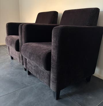 Veloursachtige zwarte fauteuils - stevige zit