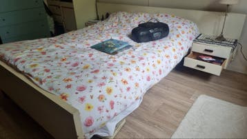 Klein bed jaren 60 design geverfd palissander metaal vintage
