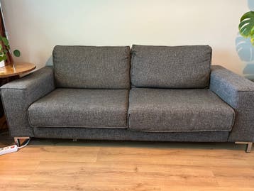 GRATIS Comfortabele 2.5-zits en 3-zits bank, grijs