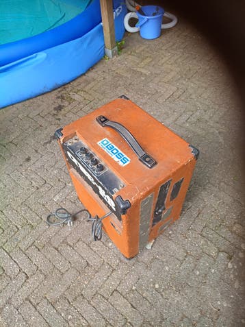 Bas versterker Cube 60 watt