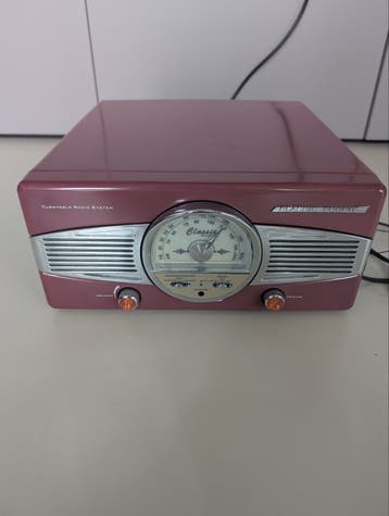 Platenspeler met radio - naald moet gewisseld worden