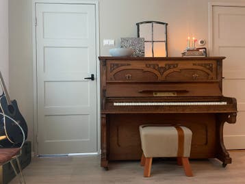 Max Rombach piano is van 1910 of ouder