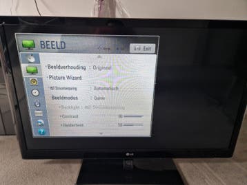 LG TV  47LV5500 met diverse aansluitingen