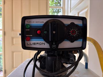 Lubron c110 Compact Waterontharder - Tijdklok Gestuurd