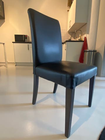 Zwarte Ikea Henriksdal eetkamerstoelen (6 stuks)