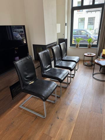 Eettafel stoelen (4 stuks) gratis af te halen