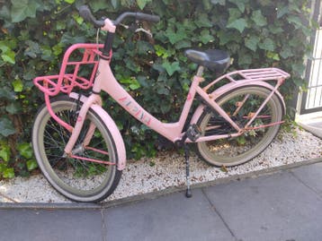 Gratis roze Alpina fiets - 22 inch