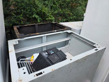 Koelkasten en vriezers voor onderdelen of recycling