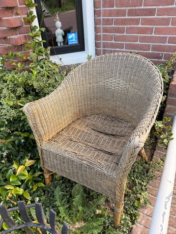 2x Rotan stoel, beschadigd, voor de handige klusser