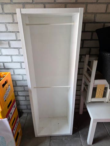 Gratis af te halen! Wit kinder kleding kastje - 148x50x30cm