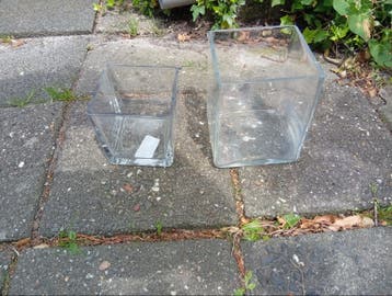 Gratis 2 kubus vazen ( glas)