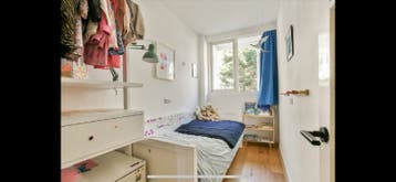 IKEA VIHALS eenpersoonsbed met uitschuifbed en matrassen