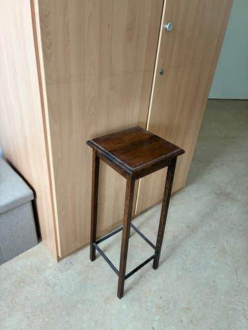 Eikenhouten tafeltje / kruk voor plant. Gratis afhalen