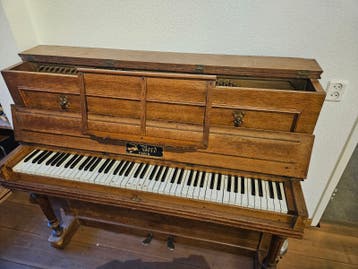 Kleine piano (135cm breed)