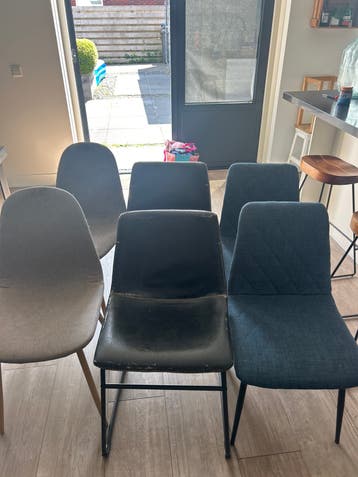 Gratis- Diverse stoelen - 6 stuks