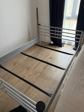 Stalen bedframe 140x200 - stevig en eenvoudig te monteren