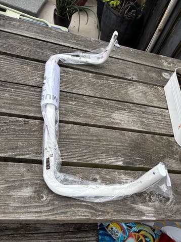 IKEA MALMBA planken en MULIG ophangrail - Gratis afhalen
