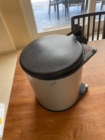 Hailo inbouw afvalemmer, 20-30 liter, gebruikt