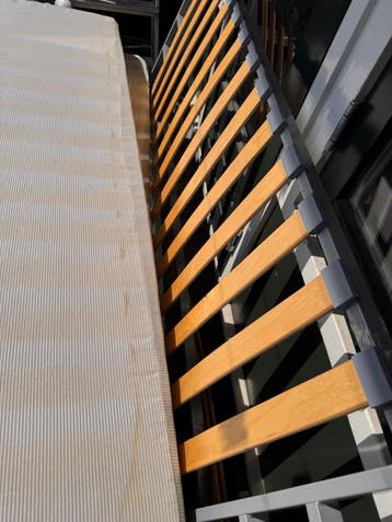 Twijfelaar met lattenbodem en matras
